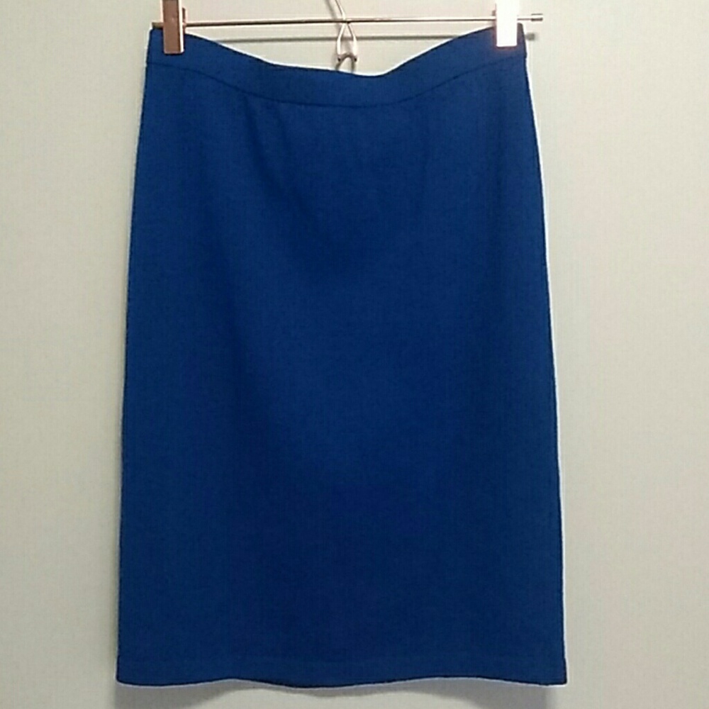 St. John Collection Sz 6 Pencil skirt - Picture 5 of 5